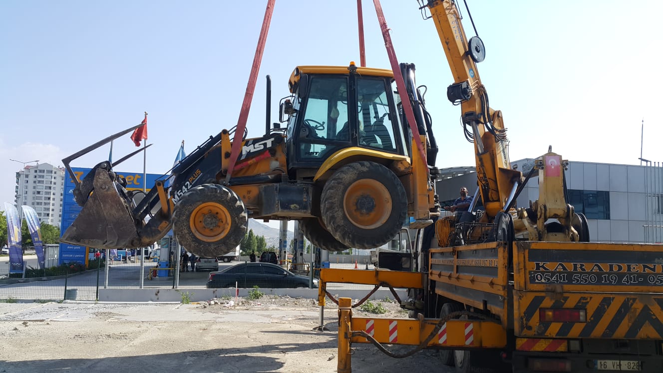 İş Makinesi Kaldırma